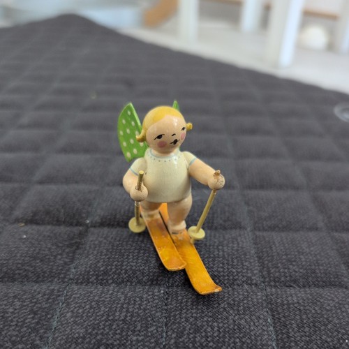 Engel mit ski von - engel,